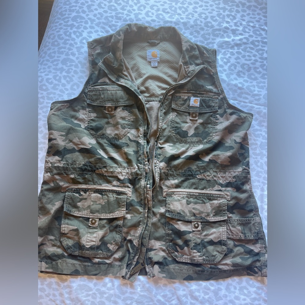 Carhartt camo vest
